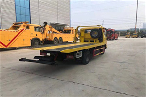 凤凰非事故拖车